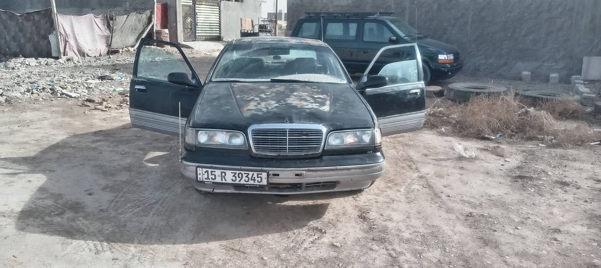 سلام وعليكم
برنس بروك هام ١٩٩٤
سياره بلاديه كير خير من الله ومكينه تنقص
صدر جديد كامل قبل ٢٠ يوم شاده
كهربائيات كله شغاله
رقم أنبار دولي هزه جديده بسمي سنويه لل٣٠
السعر ٢٥ وبيه مجال *********** 
 مكان السياره بغداد
