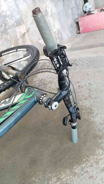 السلام عليكم
بايسكل جبلي للبيع مكينة خلفي ٧ و ٣ امامي البايسكل شغال كلشي مابي ومثل ماموضح بالصور

يجي ويا ملحقات زوج تايرات وزوج جوابه جدد ويجي ويا يدة بريك وبدال للتاير والمكينة الخلفية جديدة ويجي ويا ستاند موبايل ماركة أصلية.

السعر ٨٠ وبي مجال للطيبين والخيرين

للأستفسار *********** مراسلة الرقم على الواتساب أو الاتصال بهِ
