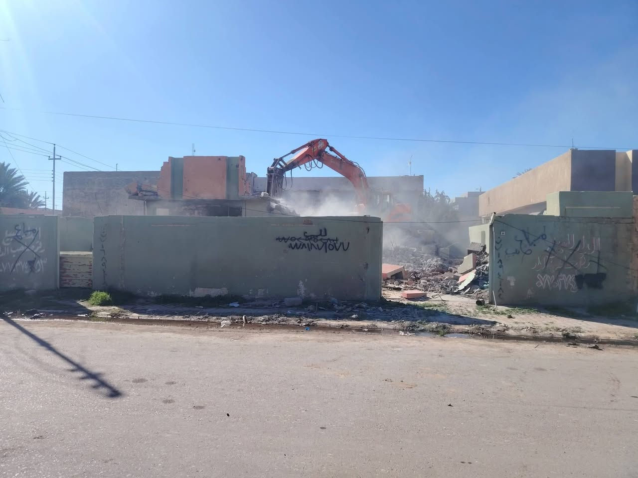 يوجد نقار واليات كامله لتفليش الدور ورفع النقاض حفر أساس تصفير القطعة نسلمك كاع بيضاء مقابل ناخذ شيش الحديد فقط   اي استفسار أتصل ***********  ## ***********
