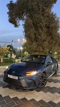 تويوتا كامري 2025 XLE💙🔥 وارد أمريكي🇺🇸  🚗 الممشى 7 آلاف كم  ⚙️ محرك 2.5...