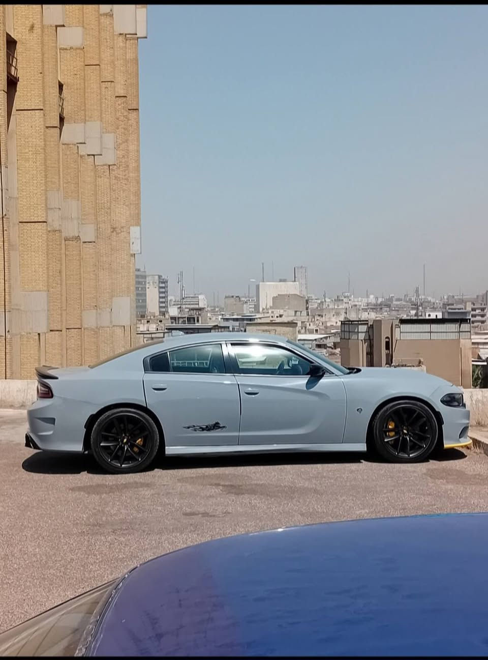 دوج جارجر  ::GT:: سوبر تراك
الموديل :2022
اللون : سموك
العداد : 42 ::
المحرك : V6.  3.6L .

الحادث : موضح بل صور فقط صبغ دعاميتين   بيها طخه شطح بل براكيت مال دعاميه الاماميه. وراجع بارد حادث امريكه الدعاميه   الخلفيه فاتحيها  بامريكه   وبك لايت بلادي اجه ويها بيها ثلاث اربلكات لان لابسين حزلم. راديترات وغاز تبريد بلادي شركه تبريد ثلج  :::

رقم صاحب السيارة ☎️   ***********

المواصفات : السياره فول 1/1 عدئ فتحه 
* مكابح رياضية برمبو اصليه  مع دبلات لون
اصفر . SRT مع كت كامل SRT
شوته رياضي
* ويل قياس 20 انچ اسود . 
بيها صوت  بل اكزوز يختلف عن العاديه: :::
* ستيرن رياضي D . 
* مقاعد رياضية من الجلد والشامو(كنتاره)
* رادار نقطة عمياء + لد ترحيب . 
* مصابيح أمامية اصفر  . 
* كشافات الضباب زنون . 
* المصابيح الأمامية عليها متغير مع اشاره اللد الاصفر الشكل الجديد :::
* الشاشة مع اوپشنات SRT . مع كار بلي 
* سستم صوت الپاين  .
* مقاعد أمامية كهربائية عدد 2 . 
* ذاكرة لحفظ وضعيات الجلوس (ميموري) . 
* مقاعد أمامية تبريد وتدفئة . 
* مقاعد خلفية تدفئة . 
* تشغيل عن بعد . 
* ستيرن كهربائي . 
* تدفئة ستيرن .  
* مرايا متحسسة للاضاءة العالية الوسطيه وجهة السايق.
* كير شفتر بالستيرن .
*تحكم ستيرت كهربائ
*بيها جهاز انتذار مشدور من امريكه
*كامره  دواره 
*مكان سياره بغداد.
