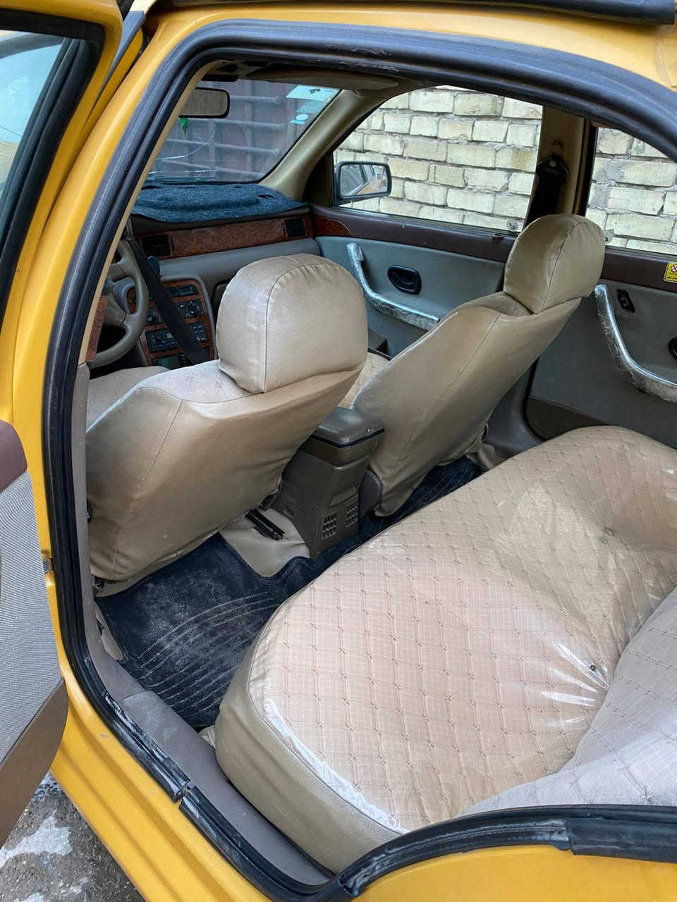 سلام عليكم
سمند2012
كرستال اصل
تبريد تتدفئه شغاله
صدر جديد نقص مشط 
كير محرك كلج جدد
كشر مكفول من الضربه
مصفره هيئه وغرامات تحويل 
ما متواجد عل فيس شراي خابر 
***********
