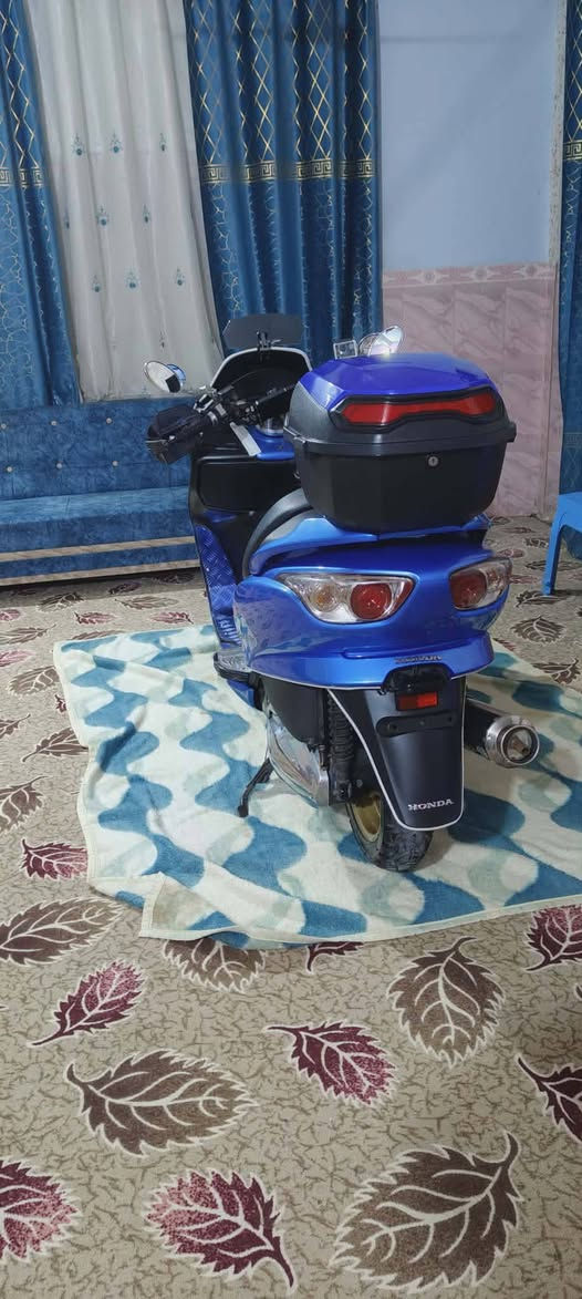 سلام عليكم وينه اليدور نضيف اطيك ضمان
متاح بعدهي بحاله الوكاله صارلها 3 اشهر من طلعت من معرض علاوي الباشا مكفوله كفاله عامه وضع اليابان
فورزئ صفر 8،،،، 7 كير، ،،،،، 4 تحويلات
صالنصه رياضي وكاتم
دهن امزويل ماي زيتي
بانزين كله محسن
دشبول ابيض
لايت خمس الوان  ابيض عالي ناصي
جك جنطه وياها جنطه لون ازرك
جانت بيها شوته رياضيه وخرتها خليت بلاديه
قبق كلجات نيكل
وياله رياضي ذهبي مال اليابان
ستوني مسويلها ادامه كامله كلجات
تايرات جدد اصلي
دواسات نيكل
اخذتها ماشي 29 الف وبعدهي 29 الف لان ماطلعت بيها
مكاني محافظه الديوانيه بخدمت الشراي
***********
