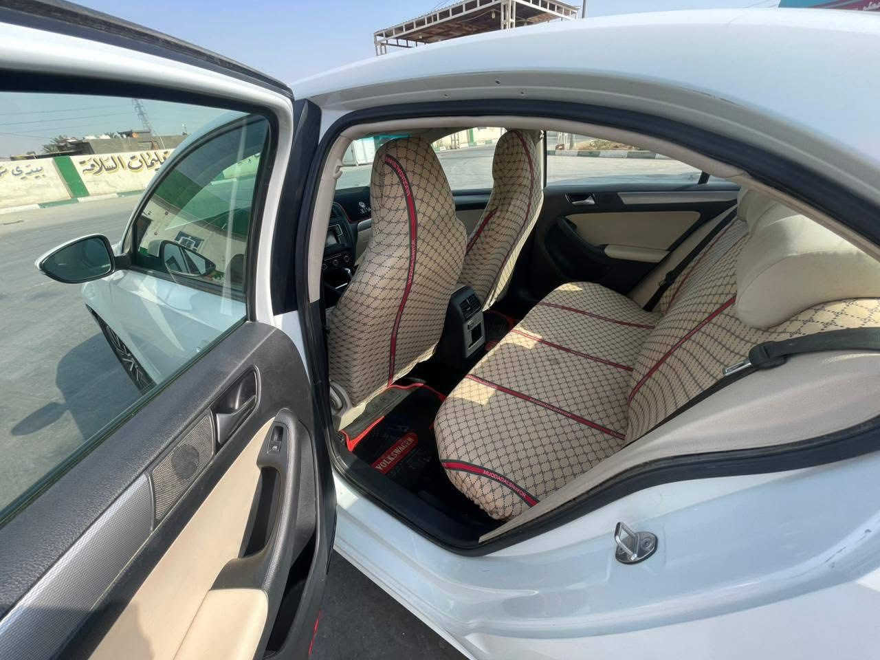 سلام عليكم فكسواكن جيتا موديل 2017 خليجي مكينة 2000 تنفس طبيعي مكفولة ولكير ولصدر امامي خلفي مكفولات مع تخم تاير جديد وتبريد ثلج سيارة كاملة وجديدة بدون نقص وسويتله ادامة كامله لسيارة  هزه ورقم جديد رقمة ذيقار انكليزي بأسمي مكاني بغداد البلديات للاستفسار ***********
السعر85 وبيه محال
