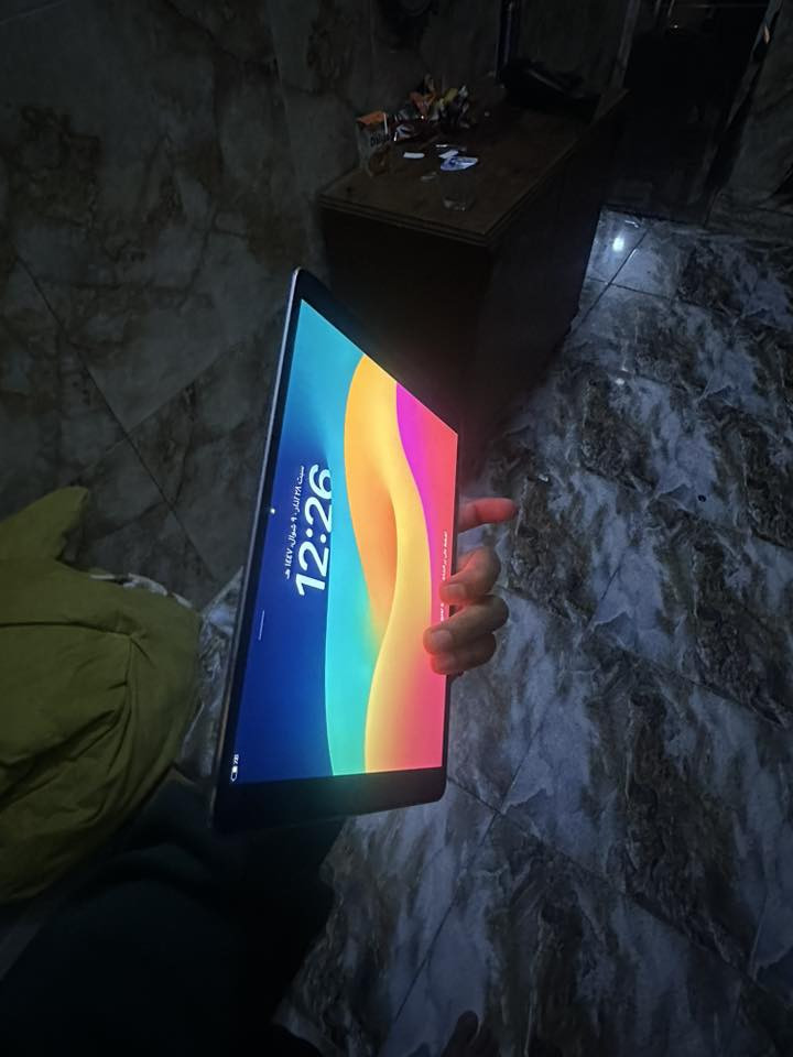 ايباد ابرو الجيل العاشر نضيف كلشي مامبدل بي شاشه 3 خيارت بطاريه 81 ذاكزه64 بصمه شغاله جهاز نضيف حجم كبيرملحقاته شاحنه وكيبل سعر 250 اوبي مجال بسيط ***********
