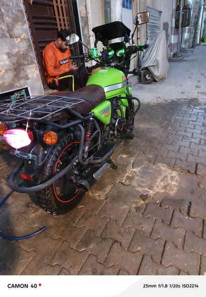 سلام عليكم دايون ٢٠٢٣ نازلة ب ٢٠٢٥ دراجة نضيفة  وما ناقصهة شي مرقم بغداد صار عندي ضرف ولازم ابيعهة سعر ٢٤٠٠ وبيهة مجال للطيبين ورقم ***********
