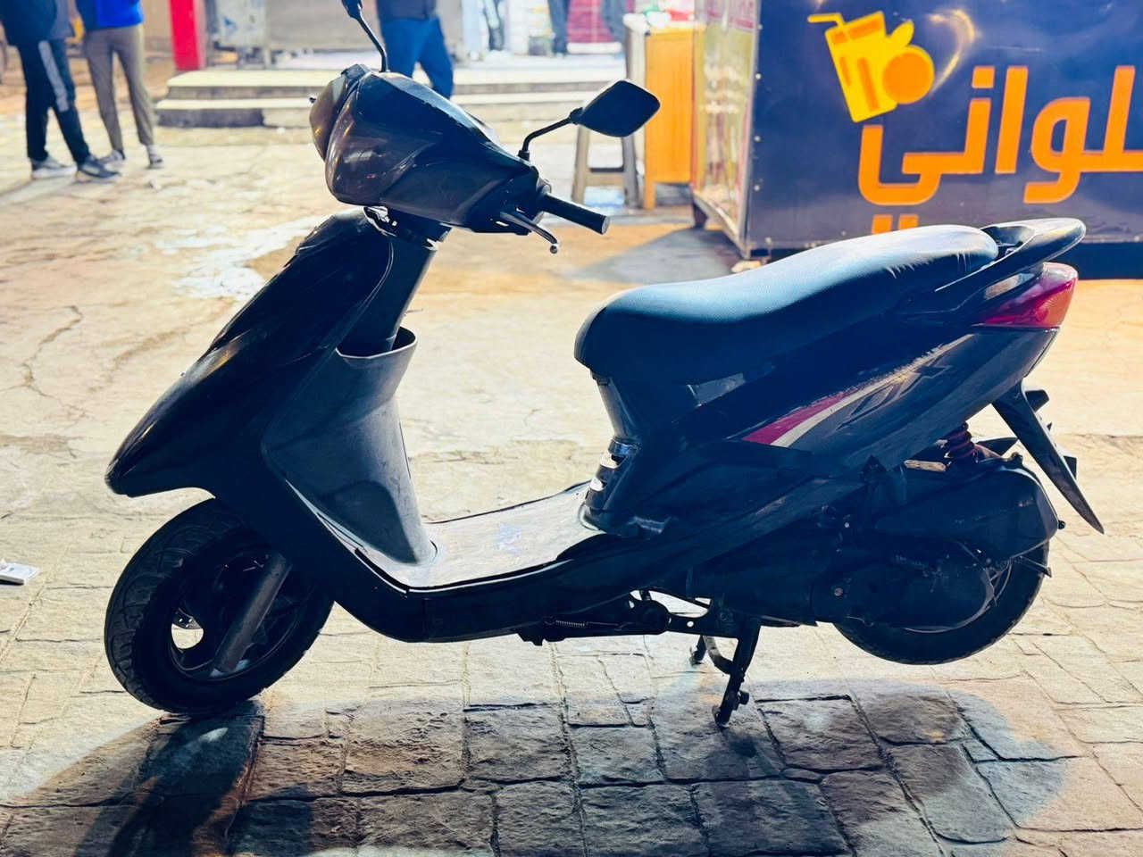 السلام بريز ببغاء مكفولة
نوزل خطين 
ماشية 39 فقط 

بيها هندر 
كلشي شغال ما بيها نقص 
مكينة ناعمة مكفولة 
كفرات مختمة 
اوراق كاملة 

حي اور  
*********** 

***********

السعر 650  بيها مجال
