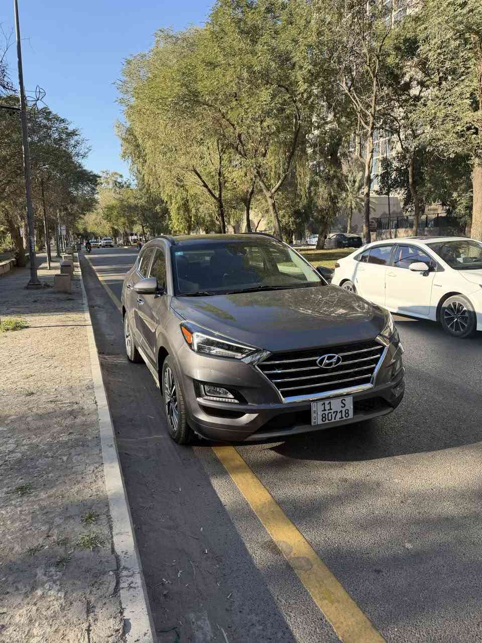 السلام عليكم 
توسان 2021 وارد امريكي فول مواصفات حادث خلفي دعامية مبدله نفس اللون بدون صبغ 
ماشيه 49.000 
مكينة 2400
كاميرات 360
بانوراما 
بصمه
كشنات كهرباء جلد تدفئه وتبريد
شاحن واير ليس
 لايت زنون 5 عدسات 
رادار امامي وجانبي 
سايد بريك بصمه 
صندوك كهرباء 
السعر 19.500$ 

***********
***********
