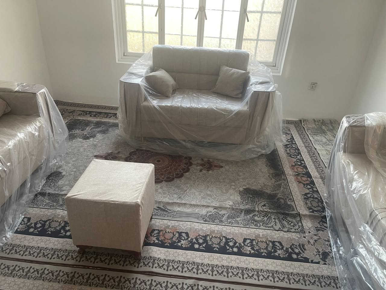 السلام عليكم للبيع عشر مقاعد جديده ممستعمله ابد 600 و بيها مجال للاستفسار ‭***********
