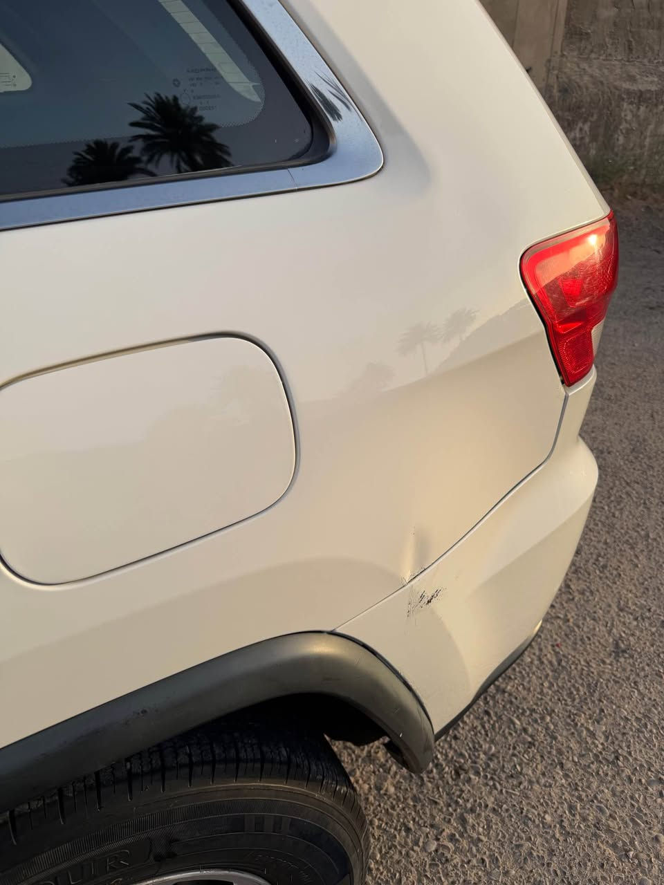 جيب لاريدو ٢٠١١ سنكل للبيع 
سيارة وارد امريكي رقم بغداد باسمي
بيها بارد بباب السايق مرفق بالصور + طخه صغيره بالجاملغ الخلفي + سوناار
ماشية 128 الف ميل
ب١٥٥ وبيها مجال بسيط
الحله - حي بابل 
*********** حلة, بابل
