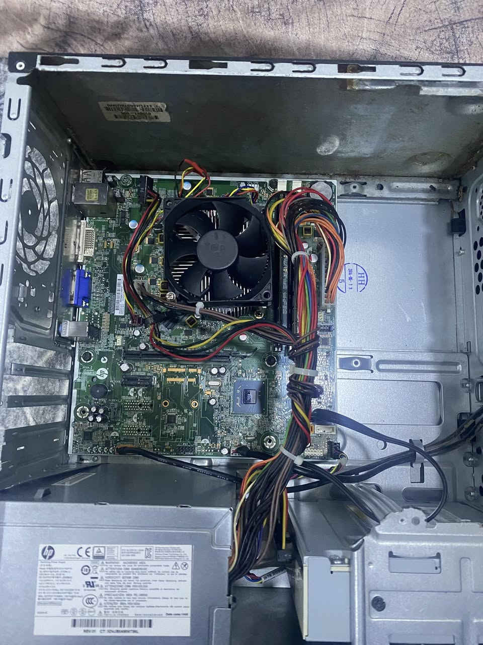 السلام عليكم كيس
جيل ثالثi7

ddr3
 للبيع الجهاز بس تشدله كرت وهارد


**إذا كنت صاحب هذا الإعلان وتريد حذفه لأي سبب، رجاءا أرسل رسالة إلى الدعم الفني**