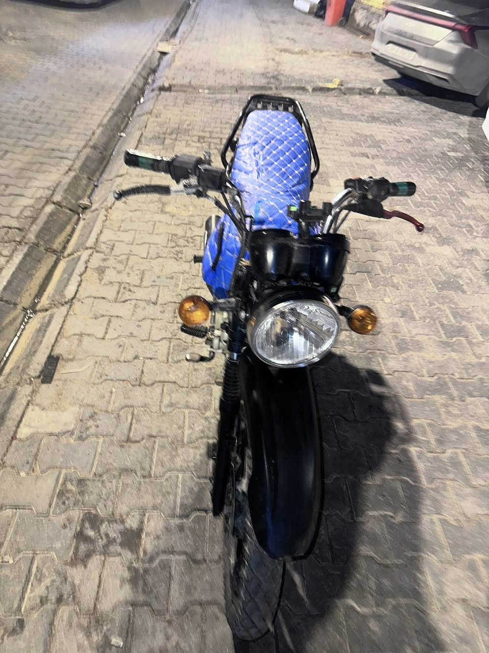 السلام عليكم عندي هاي دراجه البيع 2021 دراجه جاهزه مابيه نقص دراجه سنويه ورقم باقي على لاستلام فقط شراي يتواصل واتساب (***********)مكاني بصره فلكة العروس
