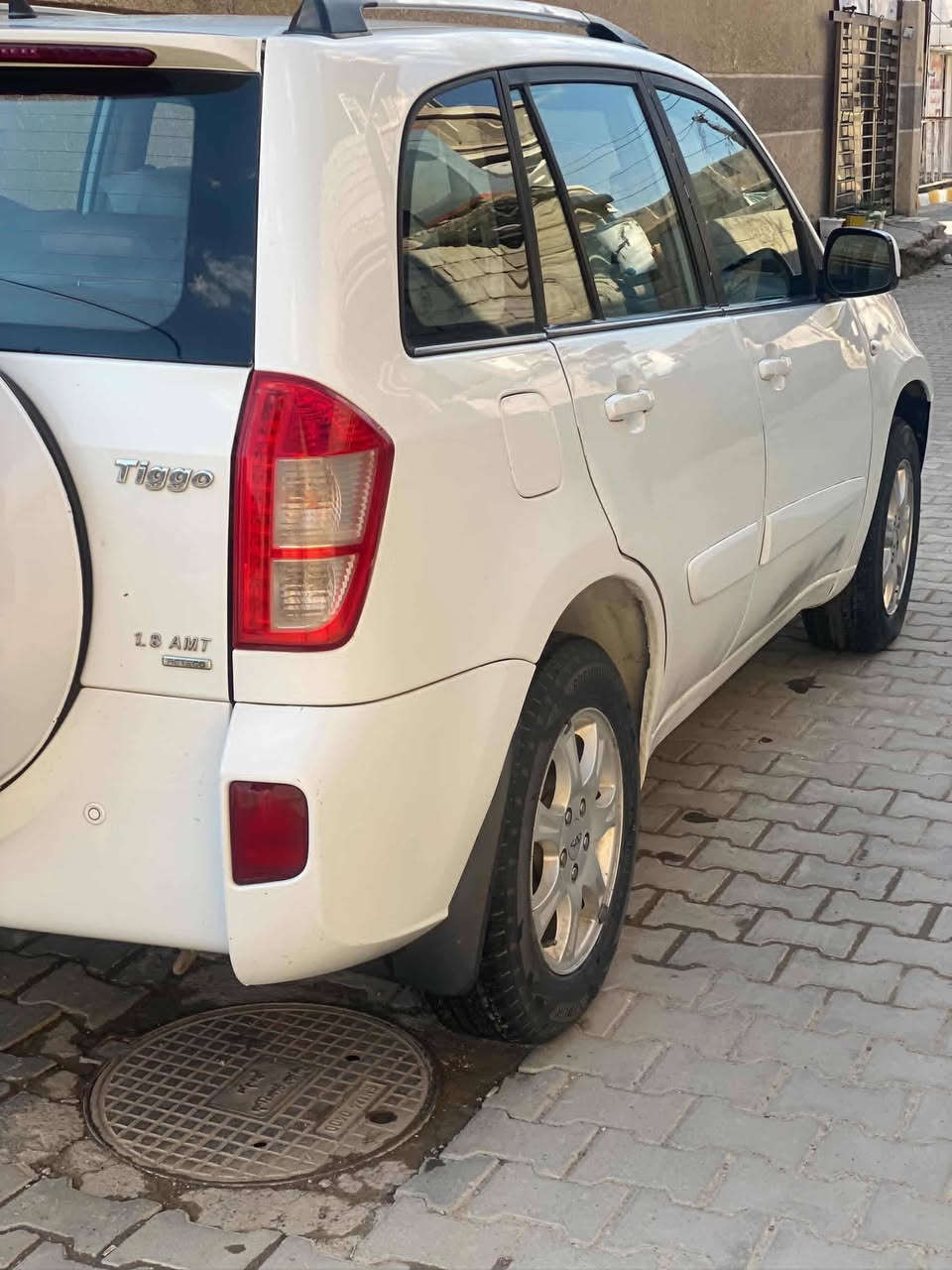 سيارة تيكو ٢٠١٢ شكل ٢٠١٣ فول مواصفات محرك كير تبريد كفالة السيارة ماشية ١٠٠ الف السيارة مابيها اي ضربة بيها خياسات ومعمرات بالدوسات مال ابواب ومبدل بيها الجاملغات الامامي بسبب الاخياس رقمها بغداد شرط التحويل كير كهربائي السعر 55$ وبيها مجال مكاني بغداد الطارمية للاستفسار *********** واتساب ***********
