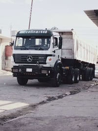 شاحنات • سيارات حمل • مركبات ثقيلة • شاحنة للبيع • سيارة نقل