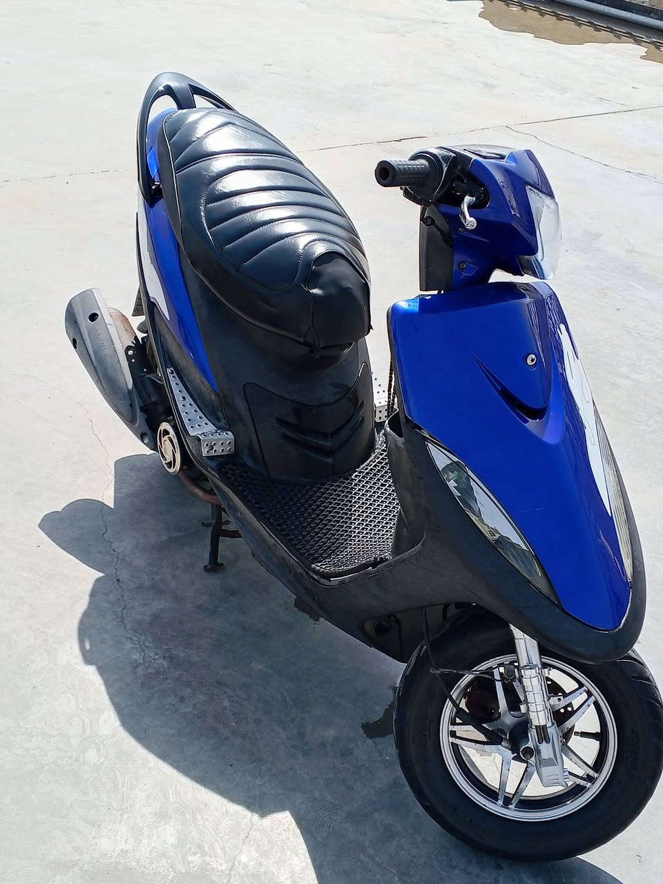 سلام عليكم دراجه ماكس عدله دراجه اخت رمبه دراجه مكفوله من تاير للتاير ملح فول بيها  تزويد خارجي شي بسيط سعر 700الف بكاني واسط العزيزيه مو شراي لا يراسل وهاذا رقمي ***********
