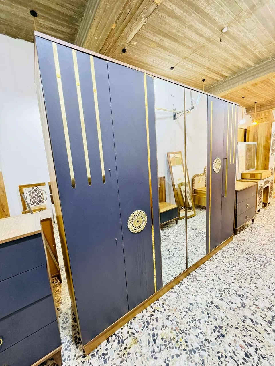 غرفه نوم تركي تخبل نضافه فول نضام بيبان نضيفه كلش 7قطع نازكه السعر 375الف عنواني النجف حي الميلاد شارع المزرعه سيد علي اتصال فقط ***********
