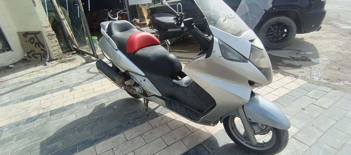 سلفر 600 امريكي لل بيع نضافته كدام عينك
 شلعه تاكل الكاع معدل واصل بيه 170 مكينه مكفوله لاتنقيص ولا تبخير دهن امزويل 10/40 كهربائية مكفوله مصار فتره من بدلة الكلج الخلفي خليت اله اصلي مال تفصيخ وخليت كتف شحن كامل اصلي مال تفصيخ منضومه زنون كامله سعره 150 عيون بومه شديت وكتفاة مال تقويه 
فيت بم شديت اله اصلي ويه دراجه نوزل حتياط اصلي
وياها نوزلات مال مسافات بعيده حتياط لن تعرفون ال 600 تصرف بانزين اني حاط حتياط نوزلات متخليه تصرف من اريد اطلع مسافه بعيده 

السعر 13 وبيه مجال بسيط 

النقص البيه نيكله والكفر اليم القبق مال بانزين ودبلات شويه تعبانه مكاني بغداد الدوره بل نهار وبل ليل بل مواصلات
*********** 
***********
