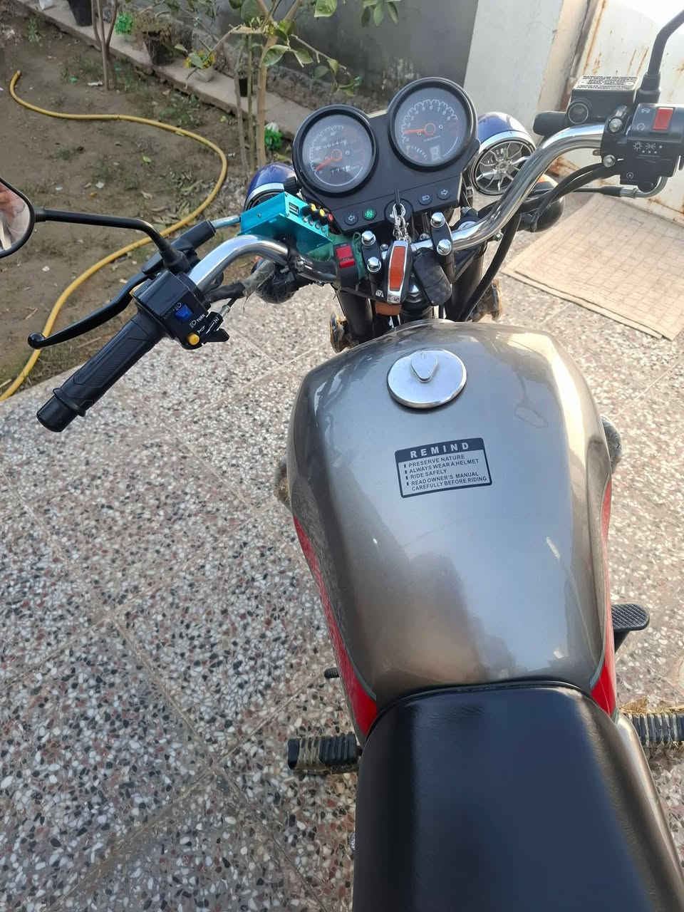 سلام عليكم
دايون اوارق للبيع
***********
