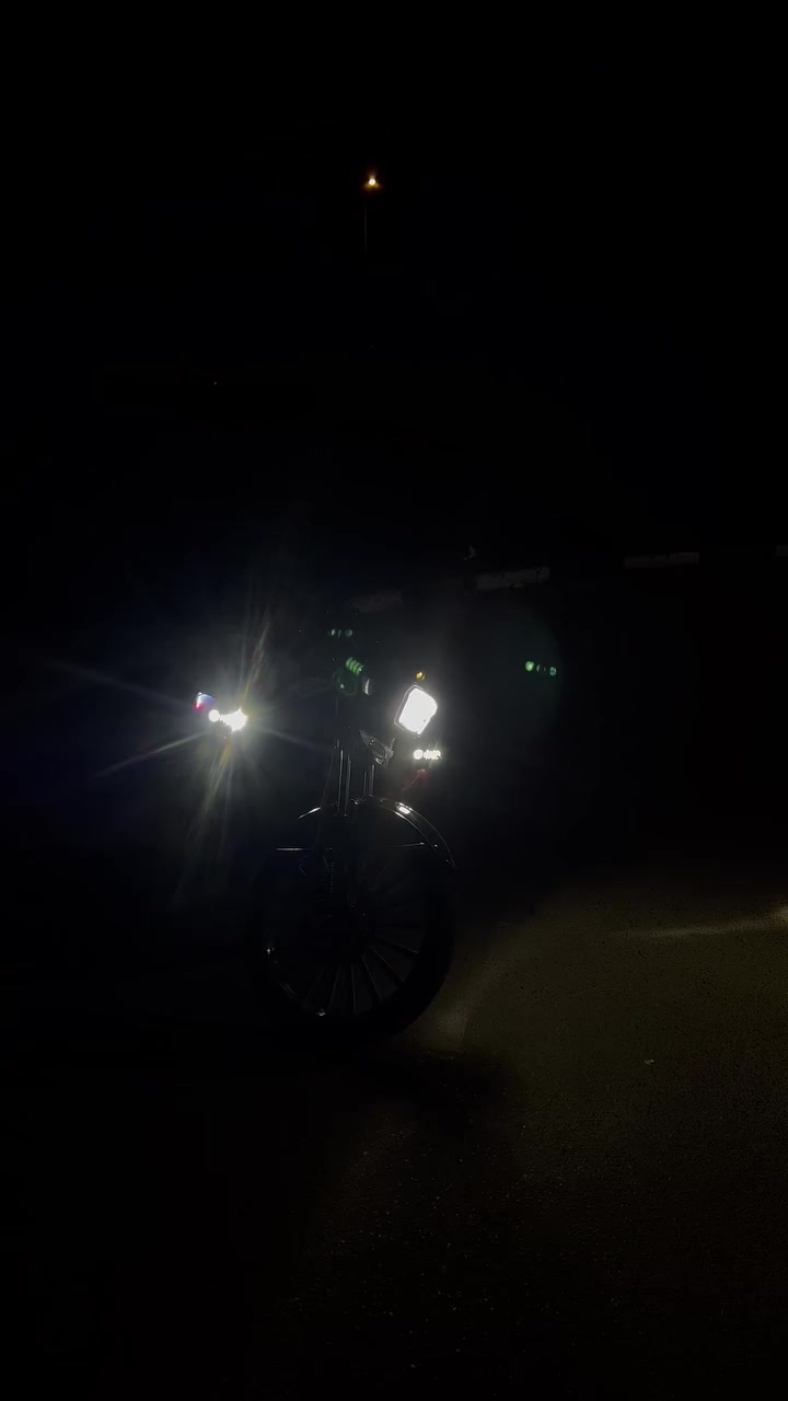 سلام عليكم من رخصة الادمن دراجتي للبيع ايراني سونيك 2025  5كير الدراجة شبه زيرو ماشية 20 الف بشهر السابعة نرلتها من الرمبة مكينة مكفولة وماملعوب بيها تشغيل نكرة سلف من جبتها لحد الان مضارب هندر بيها السعر 750 وبيها مجال مستعجل على بيعتها اخوتي لان عندي ظرف🖤
هذا رقمي ***********
