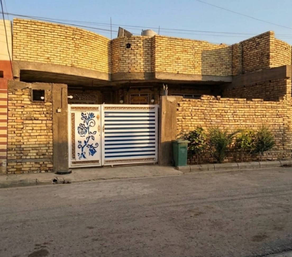 دار للبيع تاجي 24ابوعظام مساحة 200 متر نزال20واجه10
طابو زراعي سند 25

 الموقع كاع علي راضي شارع 7 كافه الخدمات متوفره

البيت مفول من عده الطرمه فقط

يحتوي على استقبال 6×5

قرف نوم عدد2 /   4 × 5

الصاله 4×6 البيتونه على كبر الصاله

مطابخ عدد2 البارد 4×450 والحار 4×2

حمام 🛀 عدد2 واحد ارضي واحد داخل البيتونه مخزن

مناور عدد 2 +طرمة كبيره و حديقة داخل المنزل 

الاستفسار اكثر اتصال 

على ارقام الهواتف /

***********  واتساب بي

*********** اتصال فقط

