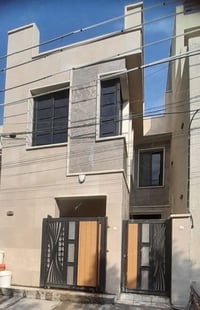 دار للبيع في حي الفروسية مساحة ١٠٠ متر. حديث زيرو عبارة عن وحدتين منفص...