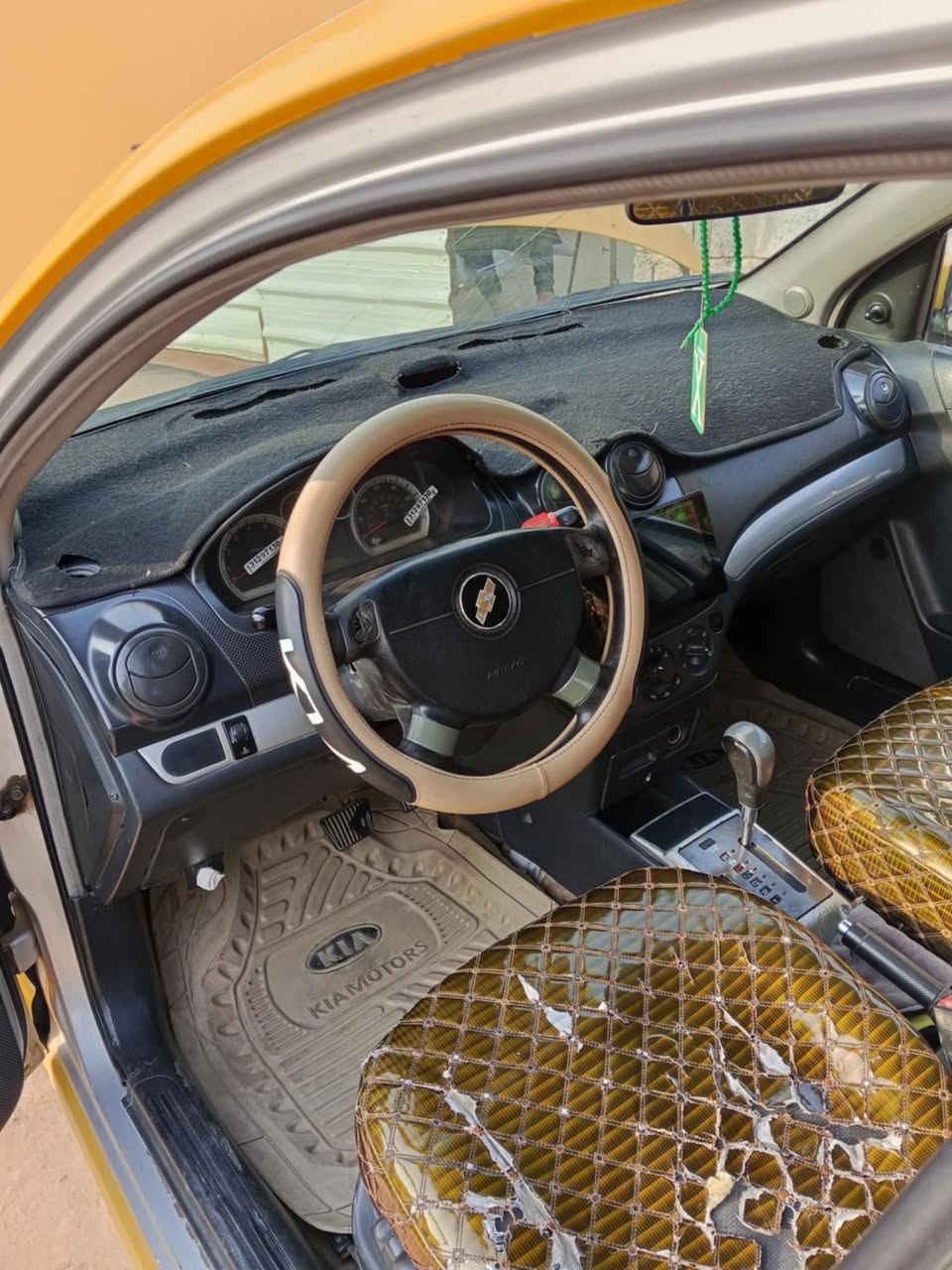 افيو موديل 2009 كير ومكينه جدد كفاله كهربائيات كله شغال السياره خير من الله السياره بئسمي السعر 55 وبيها مجال غير متواجد ع الفيس ***********
