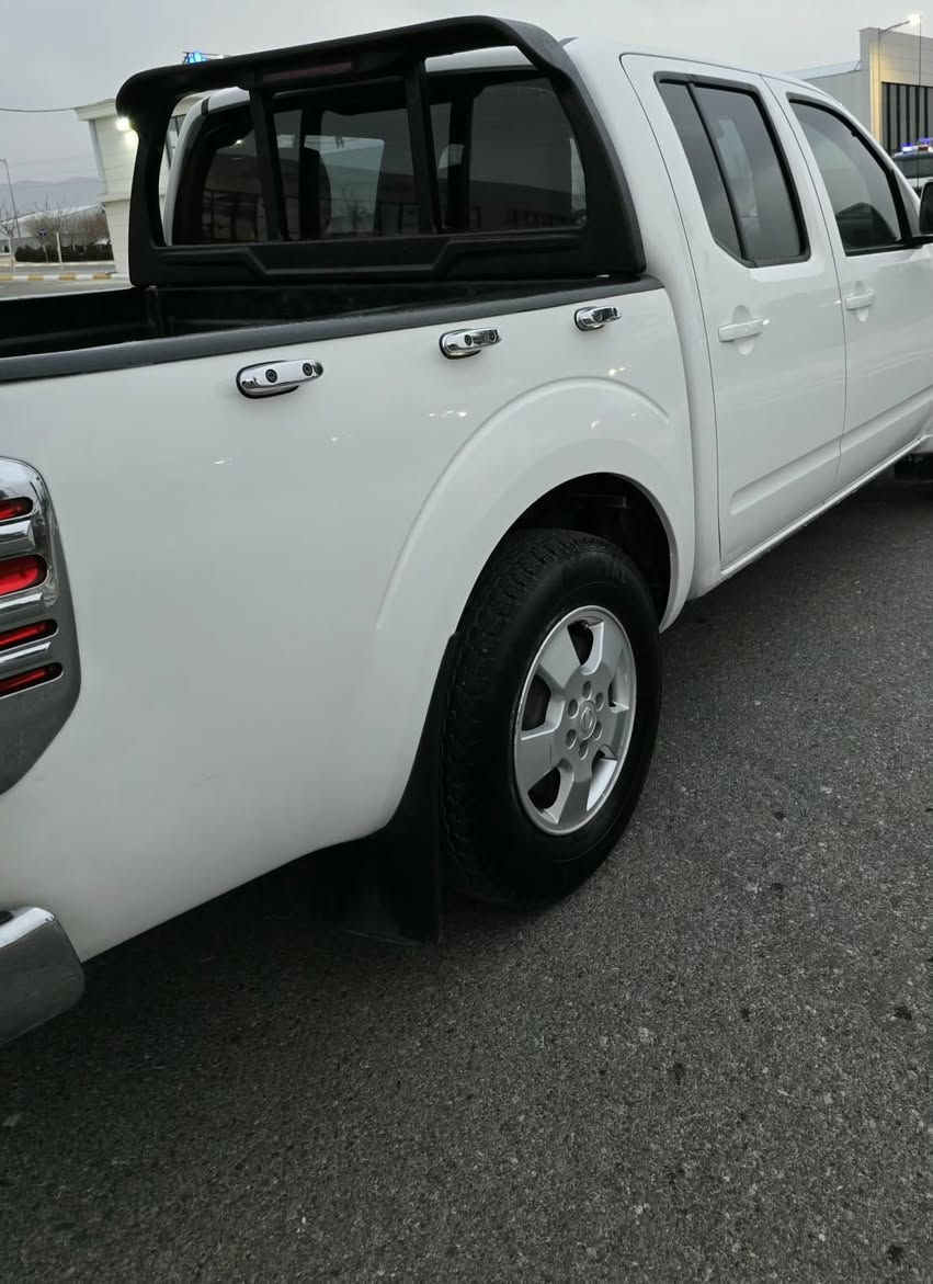 ئۆتۆمبێل: نیسان ناڤارا 2009

گێڕو مەکینە بەشەرت نەکراوەتەوە 
سەرف و دوکەڵ و بوخاری نیە 

ســــعر $ یەک کۆمێنـت بکە راســـتەوخۆ بــۆ دێـــت🟢

چوارتایەی لۆک ،سپێری دانەگیراوە
 هەرسێک سویچی شەریکەی ماوە 
سەنەوی بەسەر نەچووە ڕەقەم باریک 
شوخت و چاڵو ساردی نیە 
کەمێک بۆیاخی هەیە ڕەسمی سۆنەرەکەیم داناوە 

ژمارەی خاوەن سەیارە:👇
***********
***********
