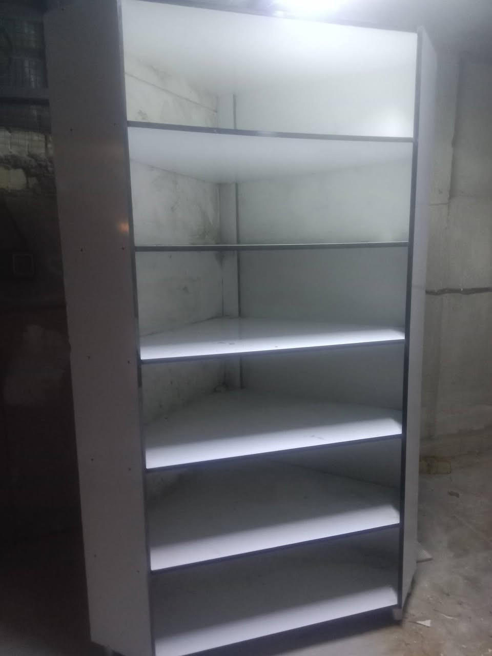 السلام عليكم عندي بضاعه والرفوف الباترينات وسفينه تصفيه مال مجمع كلشي وكلاشي العنوان بغداد المعالف سوق التراث ***********
