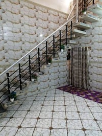 بيت حي الفرات مساحه 109 طابقين بناء حديث  للتواصل 07802296048خلف عماره...