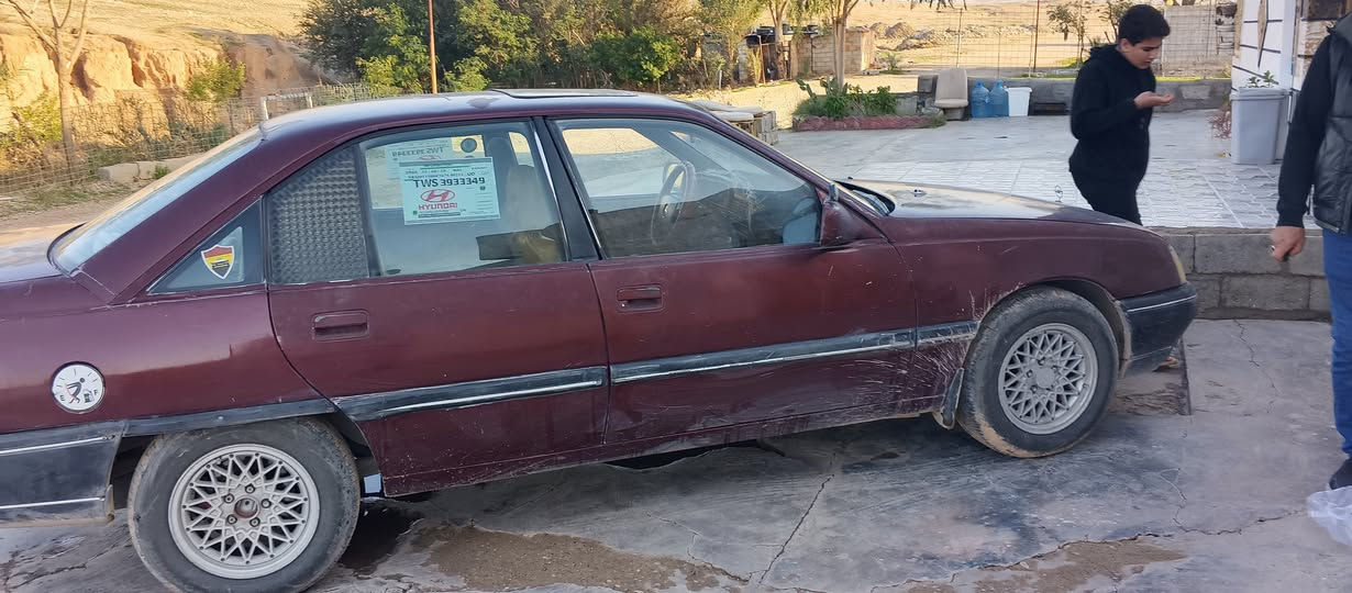 السلام عليكم
اوبل موديل1990

سعرها 31$ ورقه وبيها مجال 

مكان السيارة ديالى خانقين

للاستفسار اتصل بلرقم 

***********
