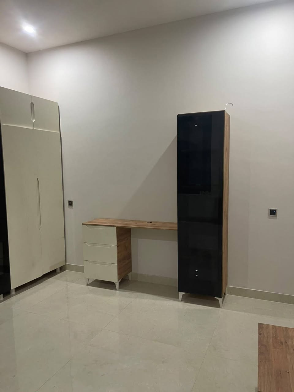 غرفه تركيه جديده سعرها مليون وسبعمائة وخمسين وبيها مجال داخل الكنتور اناره وداخل الميز اي استفسار مراسلة الصفحه


**إذا كنت صاحب هذا الإعلان وتريد حذفه لأي سبب، رجاءا أرسل رسالة إلى الدعم الفني**