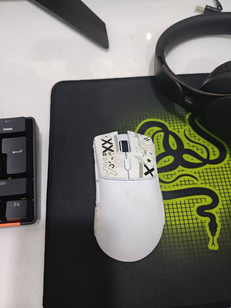 حاسبه نضيفه كيمنك الحاسبه صارله شهر من مشتريه والوصل موجود مال الشراء حاسبه نضيفه كيمنك المواصفات موجودة 60/50عنواني بصره قضاء الهوير تواصل واتساب ***********
