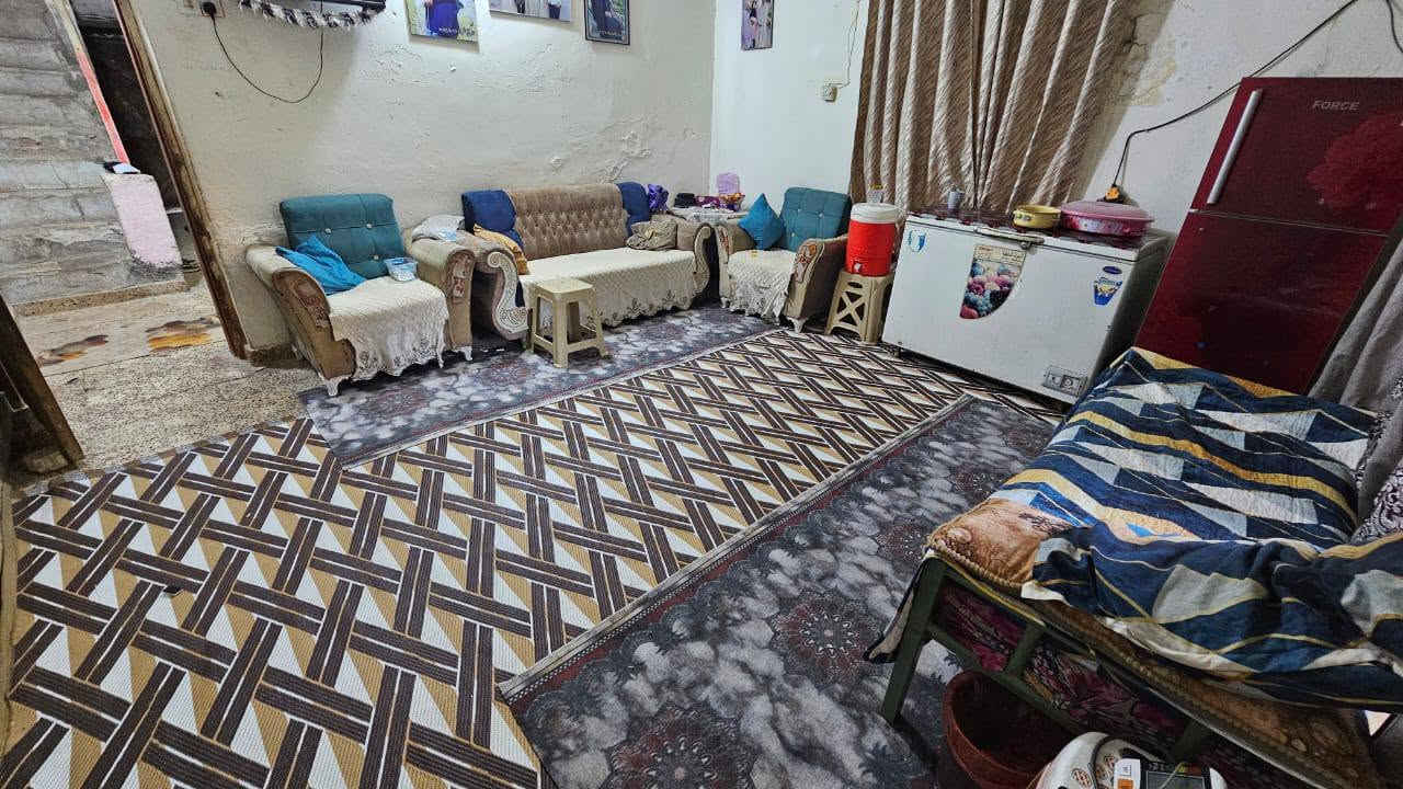 سلام عليكم
بيت مساحة 200م موقعة الجلبية خلف دائرة الكهرباء مقابل مدرسة الوطن العربي  ثالث بيت يبعد عن الشارع العام 10م طابقين بناء قديم الطابق الاول غرفة+ صالة + استقبال + مطبخ + حمام + صحيات خارجية الطابق الثاني غرفتين + ساحة
***********
