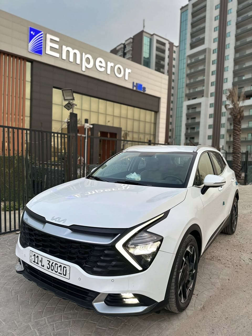 السلام عليكم
هاي الحلوة للبيع🤍
سبورتج خليجي 
رقم بغداد بسمي
موديل 2024
السياره مكفوله كفالة عامه 
ماعدة طخات ثنين صغار بلباب الصدر وباب الوره سايق
ماشية 38 كيلو
الموصفات كراسي كهرباء
داخل بيجي
جنطة كهرباء
كشنات تدفئه 
وبعد موصفات السبورتج معروفة 
السعر 22800$ وبيها مجال بصيط
الاستفسار الاتصال وبخدمتك 
***********
