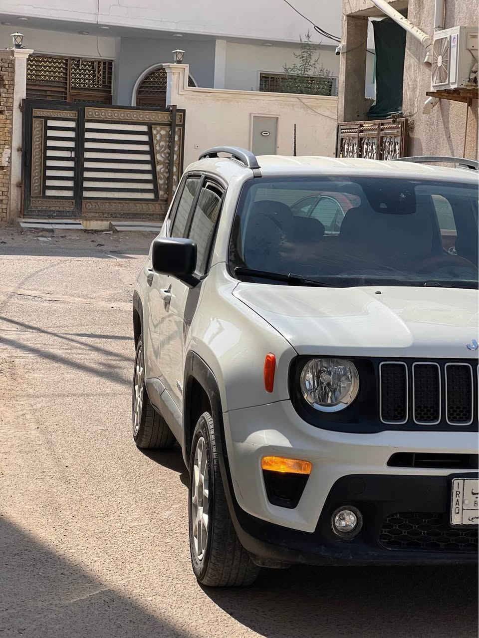 السلام عليكم جيب رينكد(2022) سعرها (135) السياره كلش جديده ماشيه 38الف فول مواصفات عدا البانوراما سنويه جديده تحويل مباشر  صور حادثها موجوده 
رقم الهاتف 
*********** البصرة, العراق
