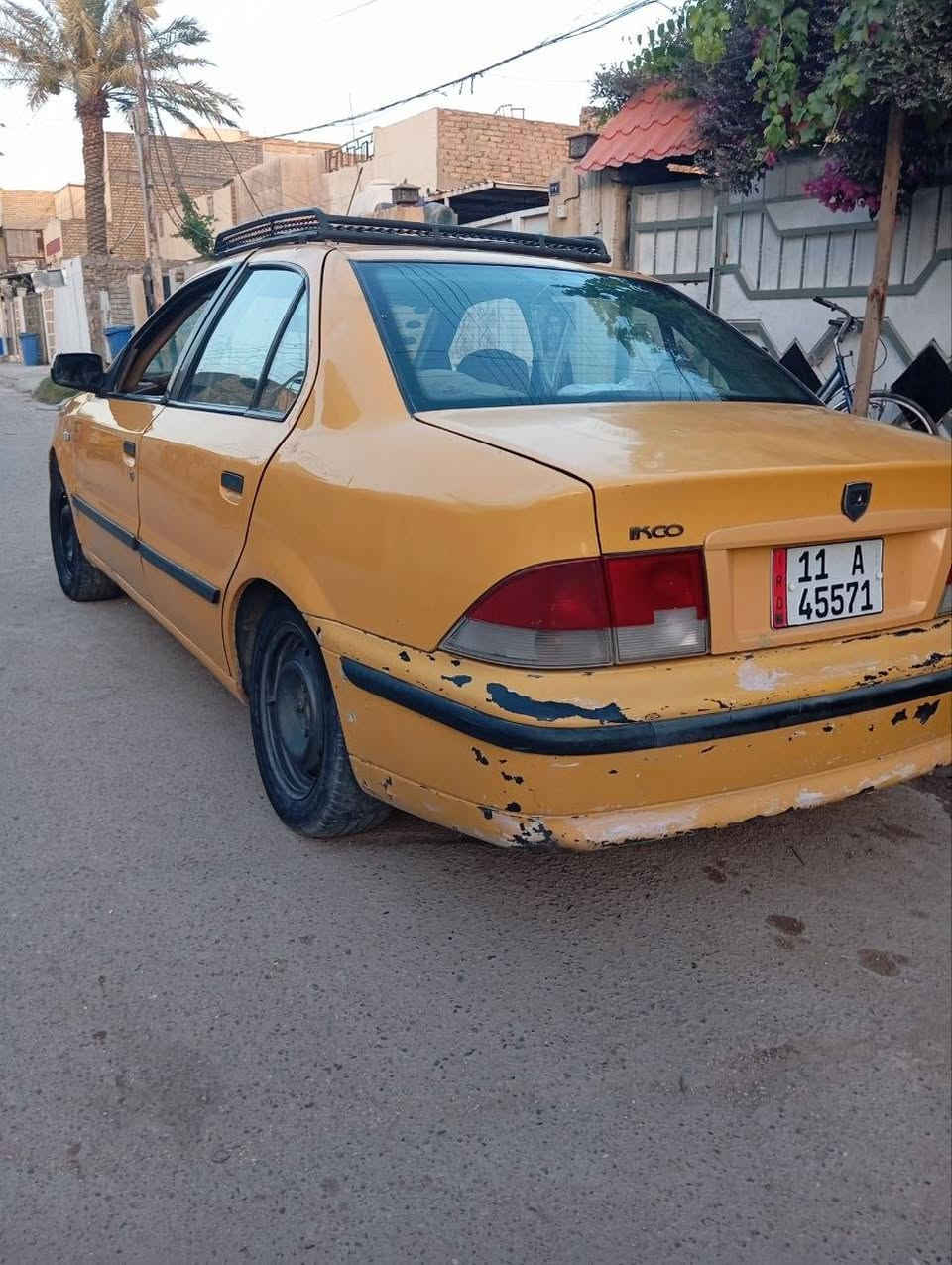 السلام عليكم 
سياره سمند 2011
تحويل بااسمي والهيئة مصفره.. رقم انكليزي وسنويه جديده

. تبريد شغال كمريسر جديد 
راديتر جديد ...داينمو جديد.      باتري جديد

المحرك بي خيط تبخير..  ضربتهه جاملغ واتلث اصابع بل باب من جهته السائق  وبيهه خياس بل دوسه 

السعر30 ورقه
المكان بغداد الدوره. ***********
