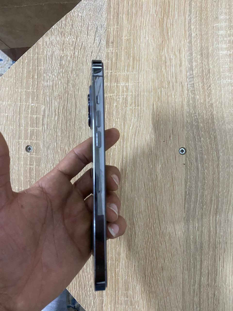 ايفون 12 برو ماكس ذاكره ١٢٨ بطاريه 80 تك سيم سعر 410 وبي مجال ***********
