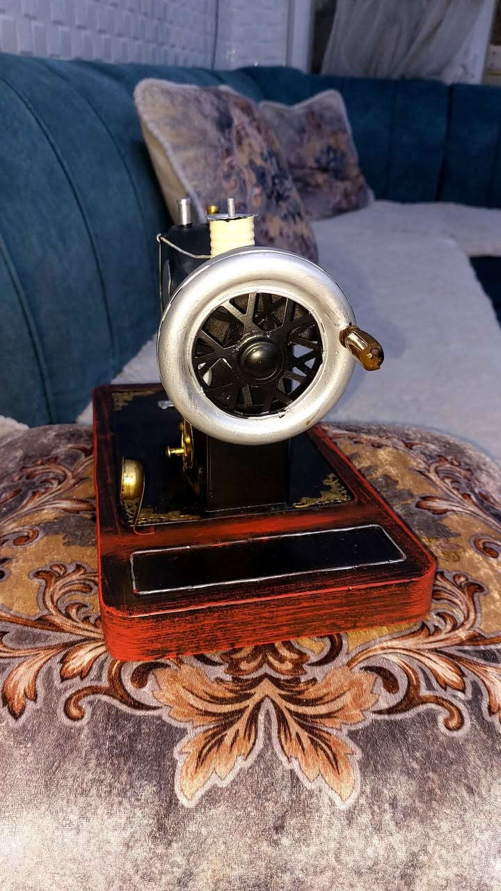 كل عام وانتم بالف خير 
ماكنة خياطه كه زينة شغل يد حديد وخشب جمل جدا ٤٠ الف مع التوصيل.


**إذا كنت صاحب هذا الإعلان وتريد حذفه لأي سبب، رجاءا أرسل رسالة إلى الدعم الفني**