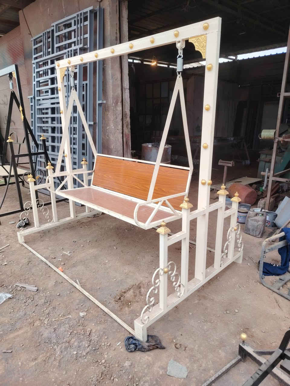 اسعار مناسبه مرجوحه 150 وعندي 200 عنوان بابل القاسم ***********
