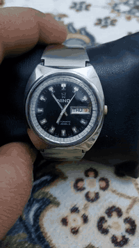 ساعة سويسري قديم البيع سعر خاص ***********
