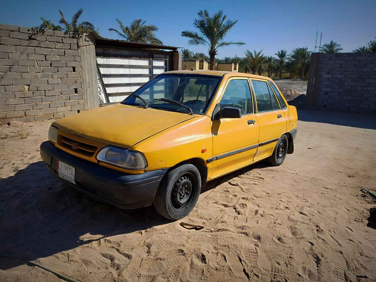 السلام عليكم سايبه موديل 2012
مكينه وگير خير من الله
حداده جديده
تخم تاير جديد
كهربائيات كلها كامله
رقم ميسان ليمته مايعجبك تحول صاحبها يمي 
مختصر الكلام سياره كلش حلوه وجاهزه من كلشي
السعر ٢١ وبيها مجال
عنوانها بصره قضاء المدينه
السياره كلش نضيفه وعله ايدي كلش مهتم بيها
للاستفسار ***********
