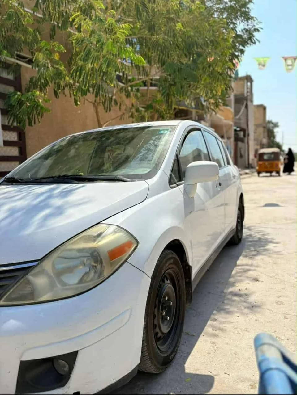 نيسان فيرسا 2009
ثلاث قطعة صبغ بدون دواخل ، رقم بغداد مشروع وطني شرط تحويل 
للبيع مراوس 
0772 511 75 19
