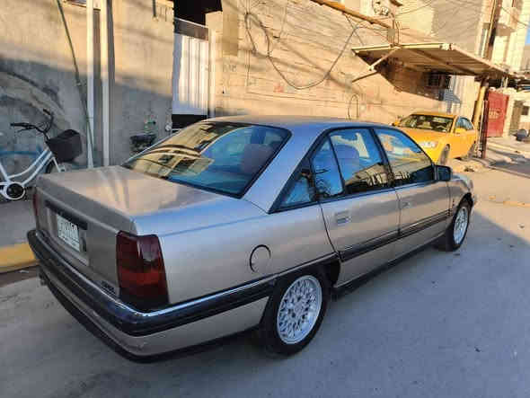 بيع فقط اوبل اوميكا موديل 91 رقم بغداد باسمي مصبوغة عام بدون حادث كير عادي محرك الفين خير من الله لاتنقيص ولا تبخير ولا رشح السيارة محورة تبريد ياباني بس نكسر البوري وتركته زوج تايرات جديد وزوج نص عمر راديتر جديد تخم نوزلات جديد وفيت بم ولف راجع جديد وتخم بلكات جديد وكهربائيات كلها شغالة وايرفلو محور تي بي اس وجعمقة مال ستيرن مال اوبل الفين وثنين يعني الستيرن جدا خفيف (مي)السيارة جاهزة  السعر 37 وبيها مجال قليل للاستفسار ***********
