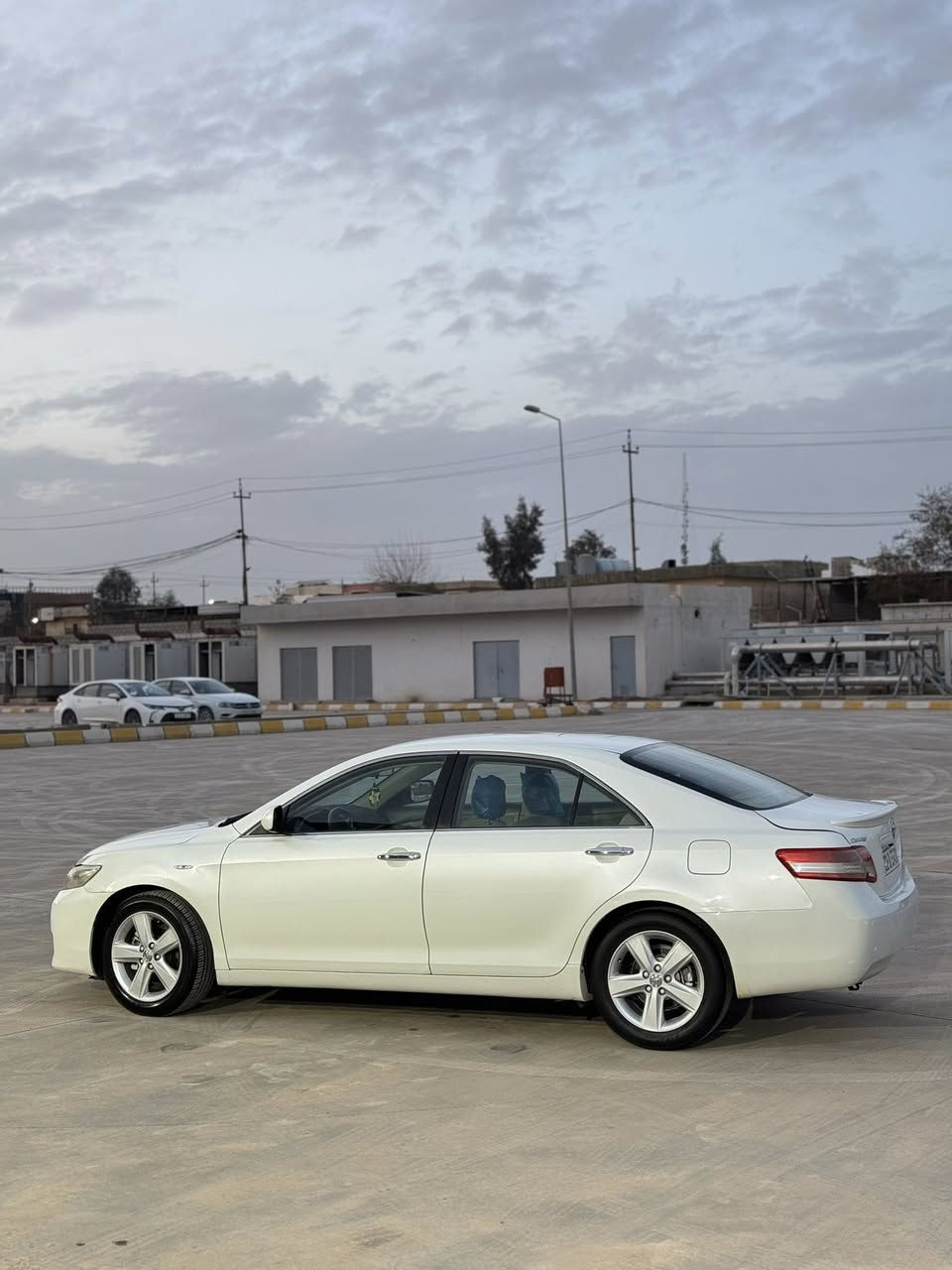 كامري 2011 خليجي مواصفات GL
رقم اربيل دولي الجديدسنويه جديده
 لل2028 شرط التحويل والغرامات
مكفوله سونار عندي راسلني ادزلك
 *********** واتساب 

مكينه 2400 كير اوتوماتيك
تبريد قطعتين _ داخل لونين وصاج
ويل كب كروم _ شاشة ايباد والكاميرا
حساس امامي والخلفي 
تحكم مري جانبي
 ارضيه جلد ماشية 171 كم
كير محرك تبريد تدفئه كلها بشرط 

عنوان السياره كركوك 
 سعر 125 ورقة وبيها مجال 
للاستفسار : ***********
