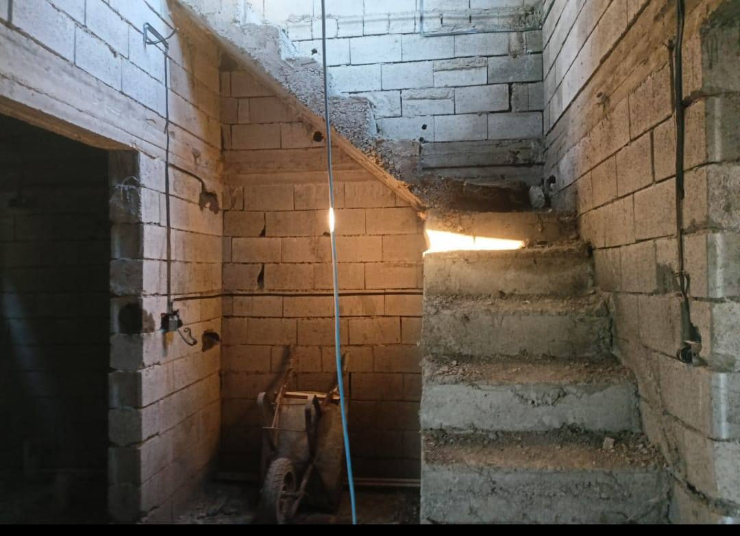 دار للبيع زراعي مساحه 150متر 🏠

تسليم مفتاح 🏠أو تسلمه عله وضعه 

كاشي مطبخ كامل بواري مجاري لبخ كامل باب خارجي كهربائيات كامل 🏠🏠

يتكون من غرفتين نوم استقبال مطبخ صحيات درج داخلي بيتونه كراج 🏠🏠

موقع العقار بدايه 55 استفسار عله الرقم ‏‪***********‬‏
