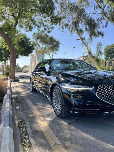 جينسس g90 التميت فول اوبشن ميحتاج اعدد مواصفات لان اعلى شي بالجينسس .. داخل مميز لونين السياره بدون ايرباك حادث فقط دعاميه امامي .. السياره موديل 2020 وماشيه 127 الف كيلو متر
السعر المطلوب 41 الف دولار وبيها مجال بسيط 
السياره استخدامها بدبي مو بالعراق وبالعافيه عل ياخذها لان السيرفس كله بالوكاله وبيها ستيكرات الوكاله مال صيانه
مكان السياره بغداد
رقم بغداد وبأسمي
***********
