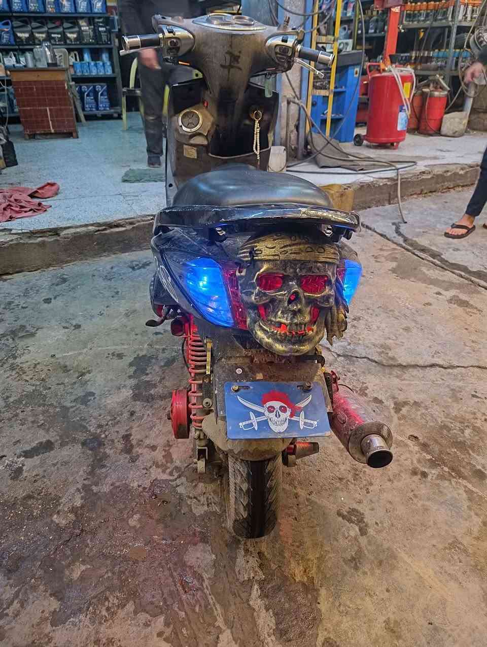 سكنس فحل كابريتر للبيع دراجه خير من الله كلشي شغال مكينه شلعه ومعدل بؤشه بلاديه تزؤيد خارجي فقط دراجه ماناقصه شي جاهزة كفرات كهربائيات مكينه سعره500ؤبيه مجال مكان بغداد الدؤره *********** الرطبة, الأنبار
