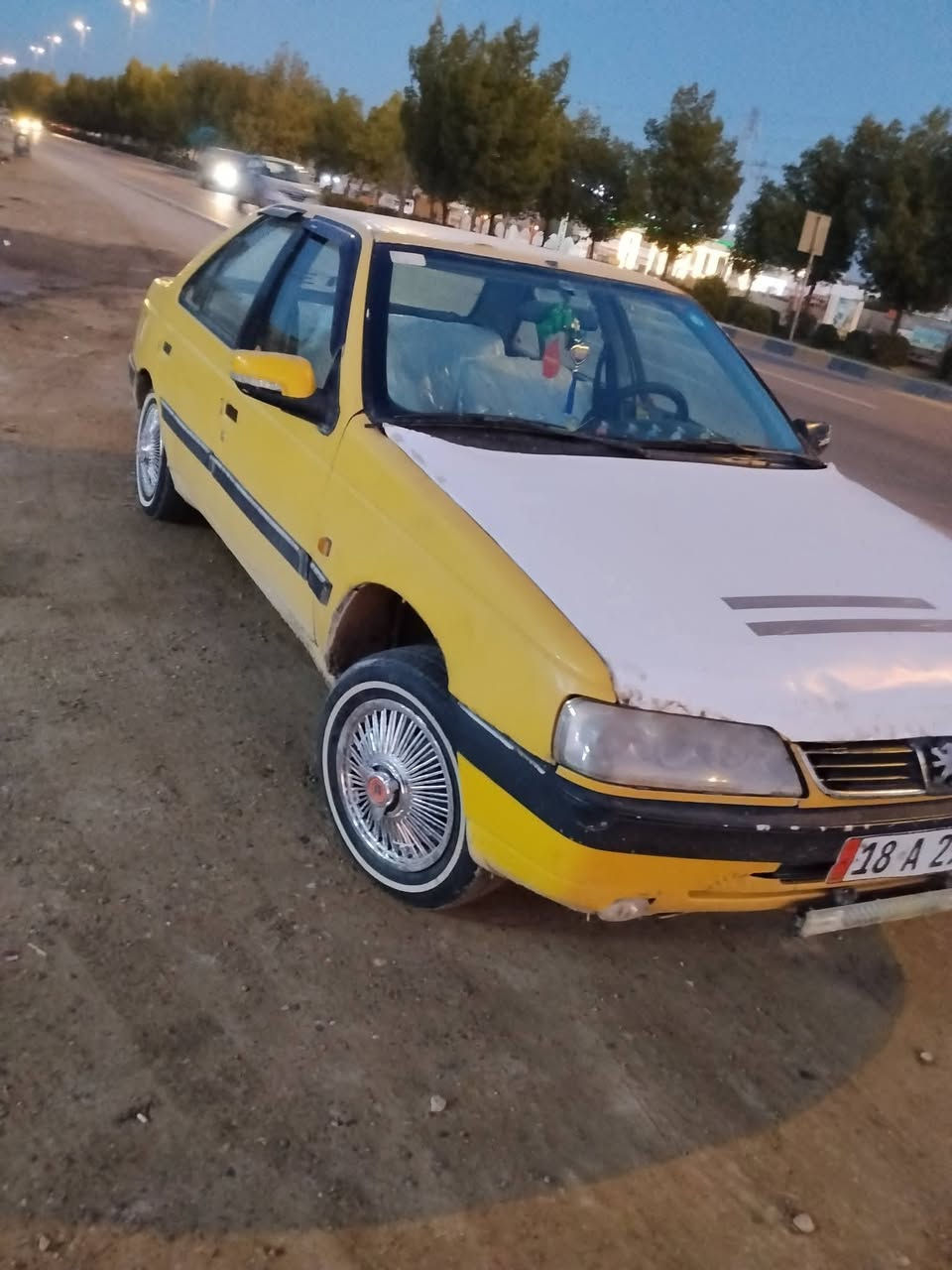 سلام عليكم سياره بيجو  موديل 2009سياره جاهزه ما عده المحرك بي بخار سنويه ال 2027 رقم انكليزي بابل مصفره هيئه وغرامات السعر 25وبي مجهال اتصال على رقم ***********
