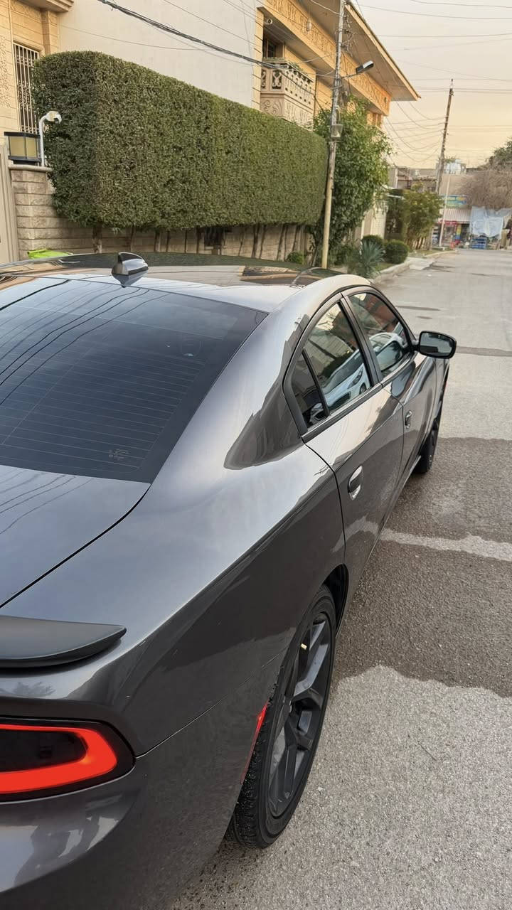 السلام عليكم
چارجر بلاك توب 2023 
 SXT 6 سلندر 

ماشية 50 ميل بدون اير باك 
حادث السيارة موضح في السونار 

السيارة كلش نظيفه استخدام شخصي 
سعر السيارة 235 ورقه 

للتواصل *********** 
مكان السيارة حي الاعلام
