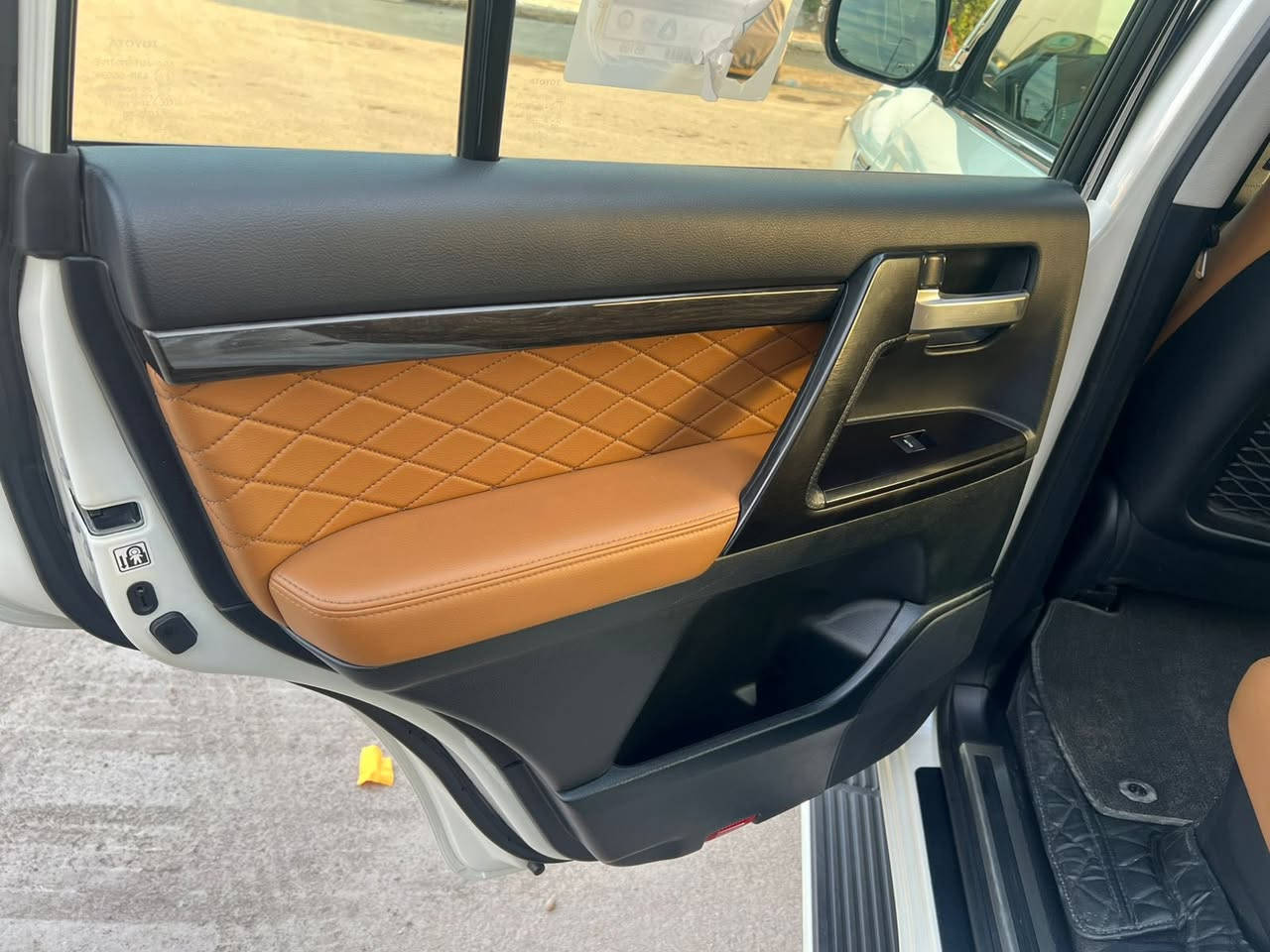 سلام عليكم لاند موديل 21 بحريني خليجي 6 سلندر مكفوله كفاله عامه من الصبغ والبارد ماشيه 65 سياره باسمي مكان السياره بغداد زيونه رقم تلفون ***********
